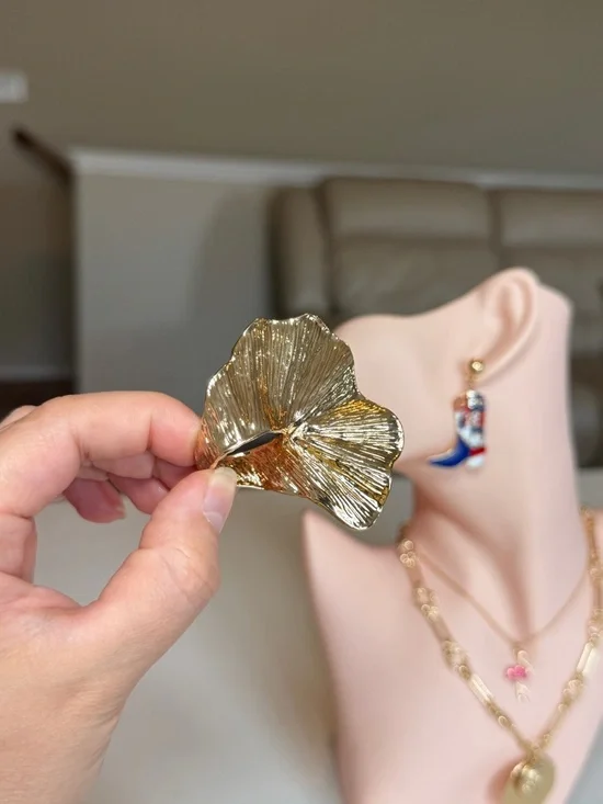 Gold Floral Statement Ring - Picture 13 of 14